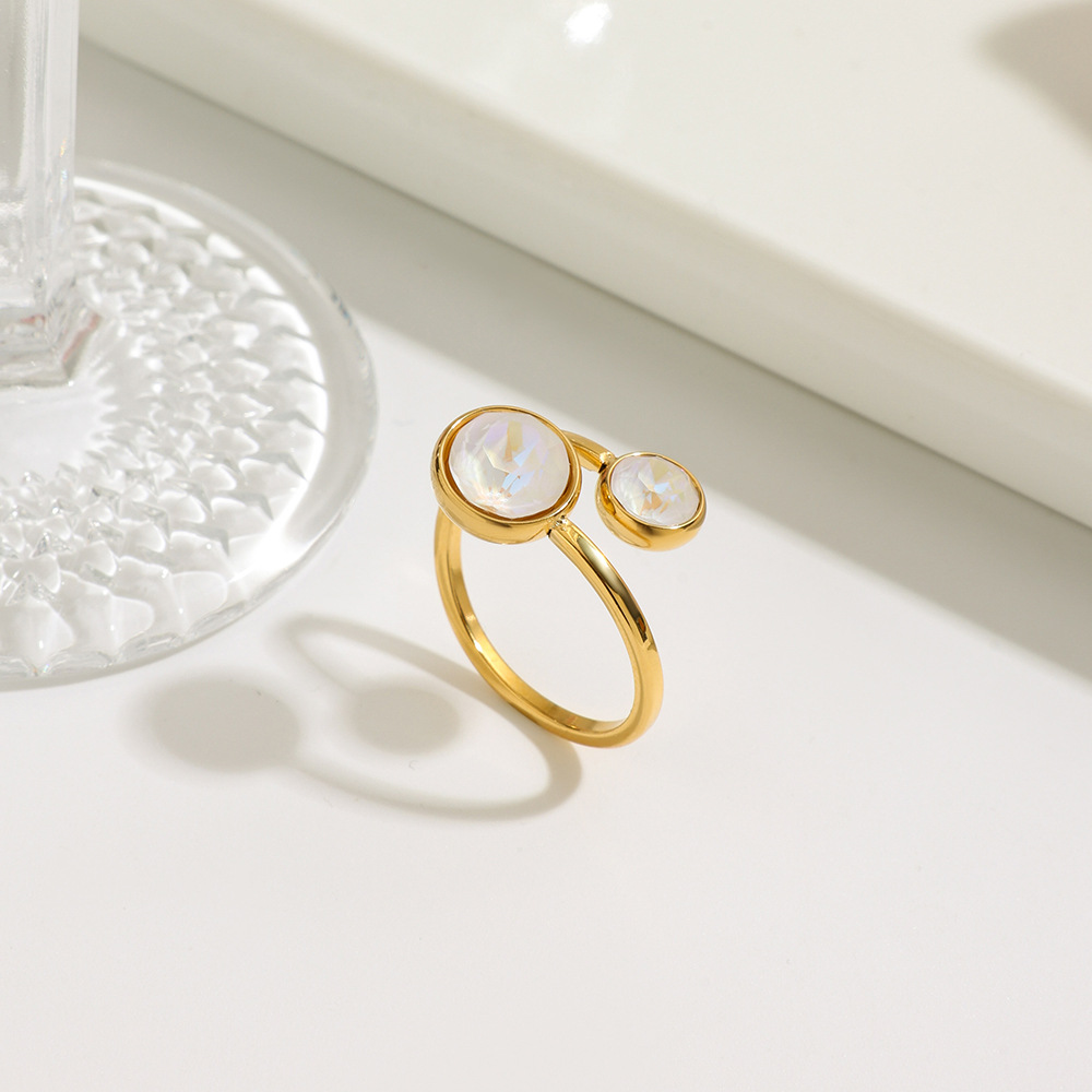 Schlichte Ringe aus goldfarbenem Edelstahl mit Edelsteinen h5Bild5