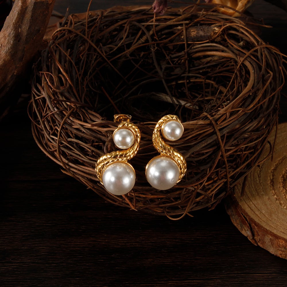 1 Paar Simple Series Tägliche geometrische Edelstahl Goldfarbene Damen-Ohrstecker Bild7