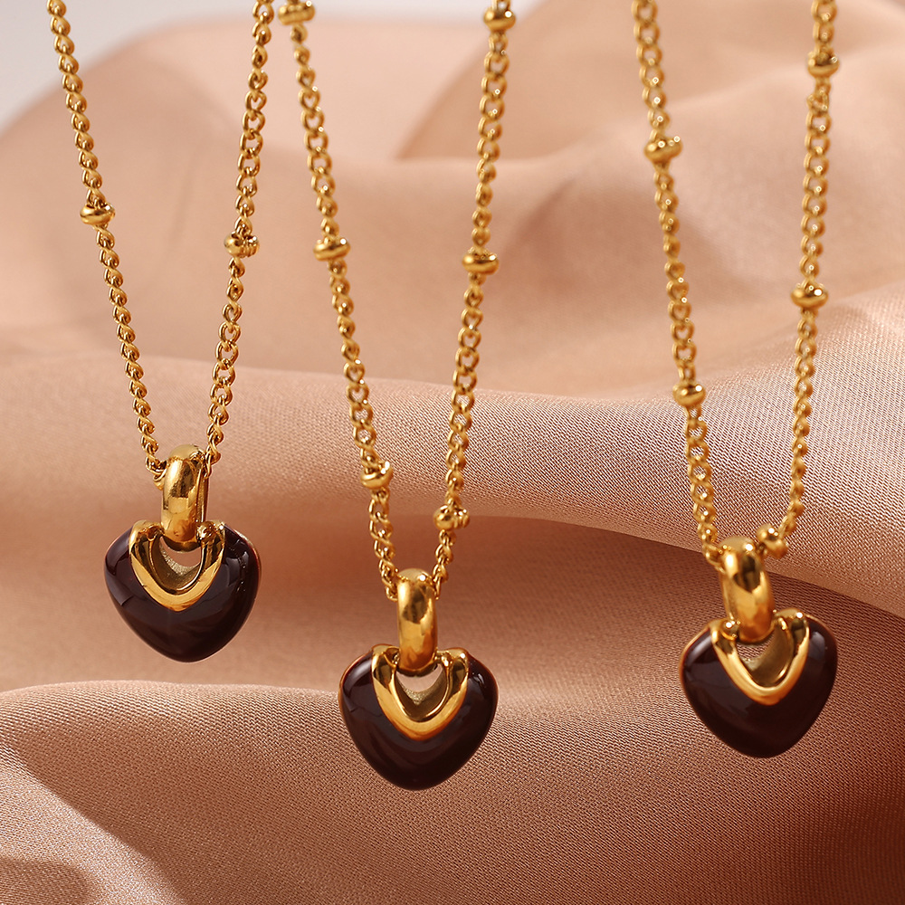 Retro Heart Stainless Steel Gold Color Pendant Necklaces h5Picture3