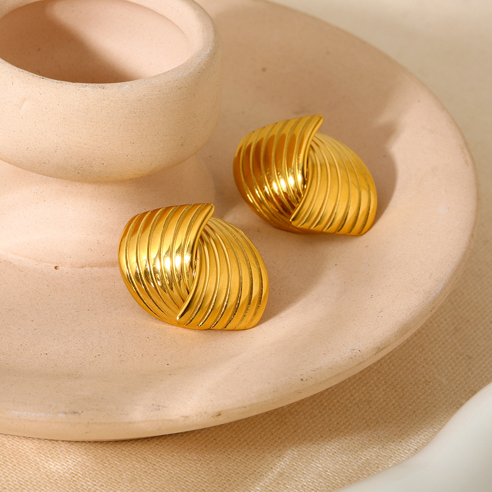 Retro Geometric Stainless Steel   Gold Color  Women's Stud Earrings h5Picture2