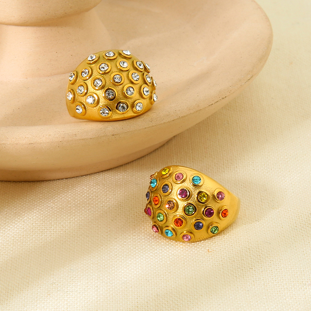 Luxuriöse Retro-Statement-Ringe aus Edelstahl in Goldfarbe h5Bild3