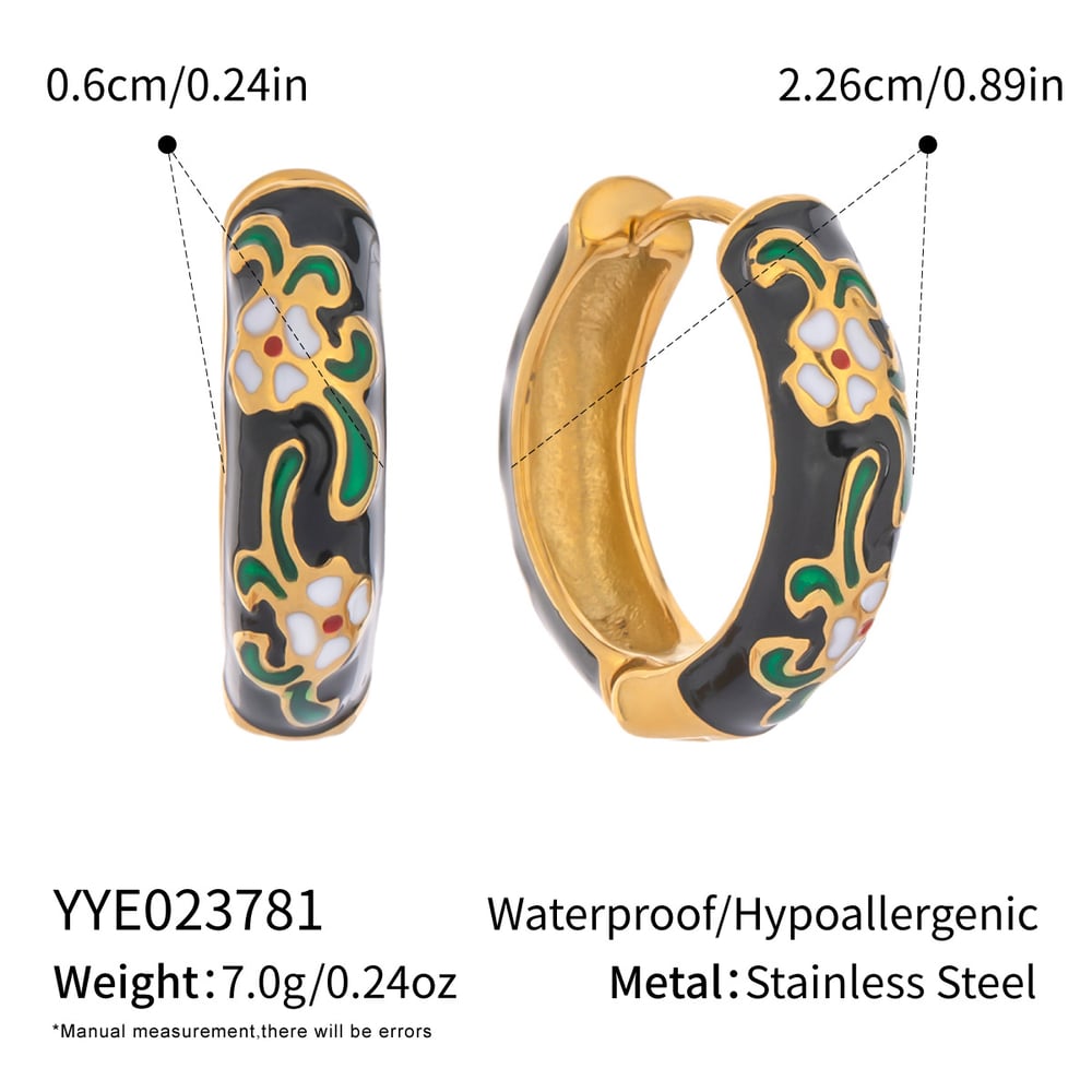 1 par de pendientes de aro de acero inoxidable dorados con diseño de flores románticas