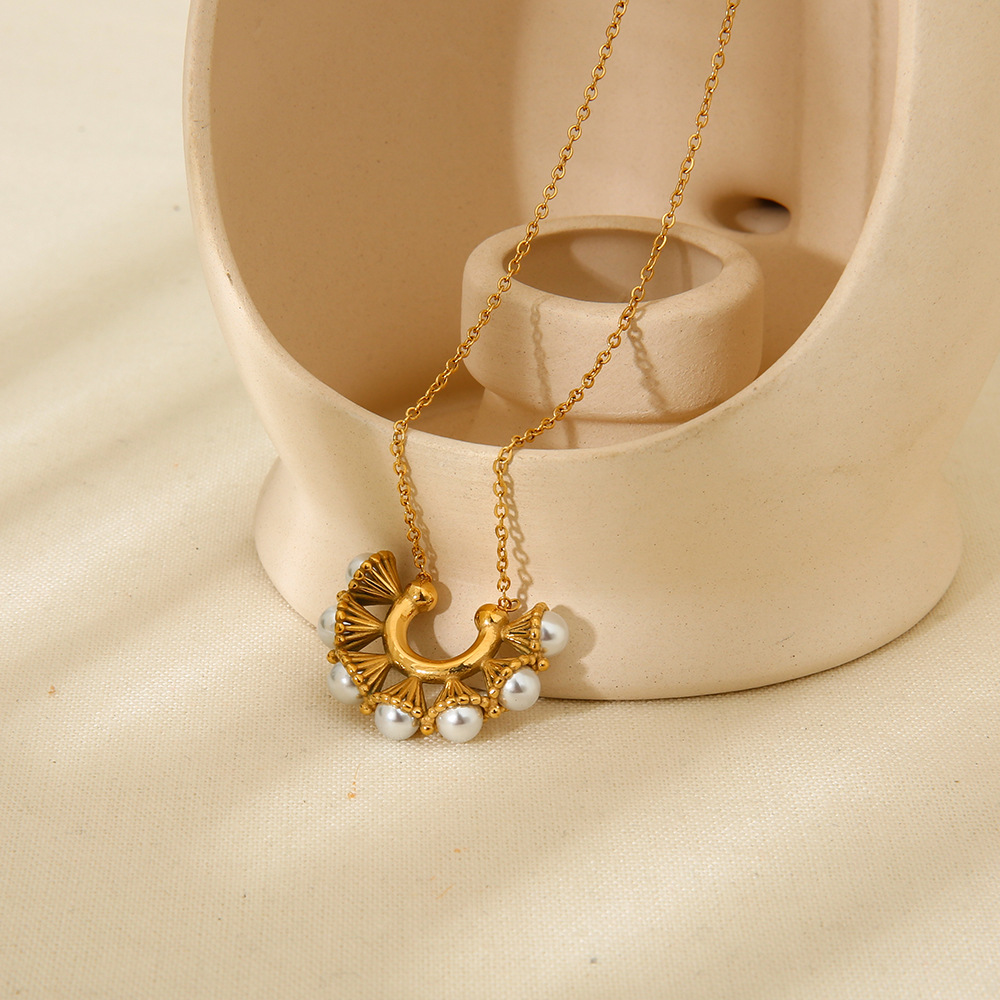 Colliers à pendentif géométriques quotidiens en acier inoxydable pour femmes de la série Simple h5Image4