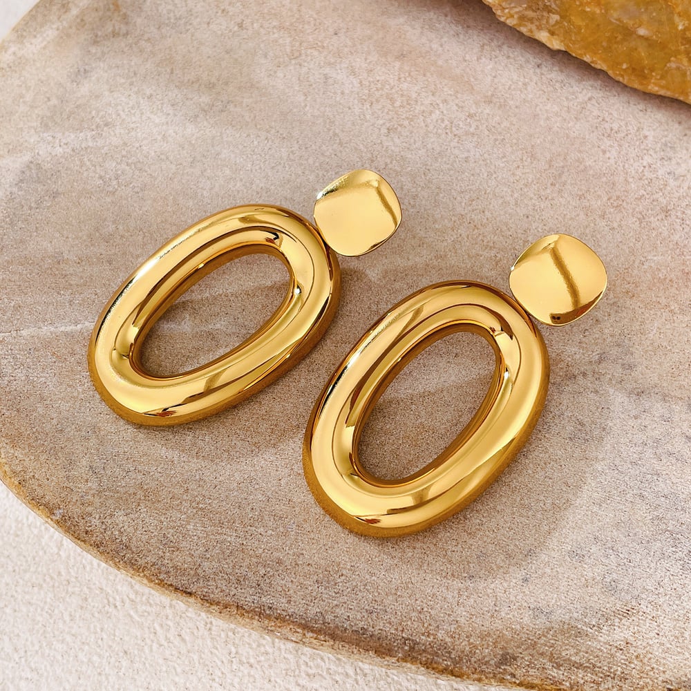 1 Paar einfache Serie Retro geometrische Edelstahl Gold Farbe Damen Tropfen Ohrringe Bild4