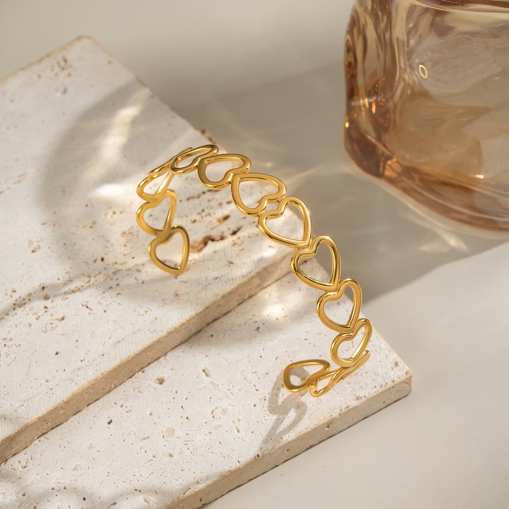 1 Piece Classic Heart Stainless Steel Gold Color Cuff Bracelet Picture2