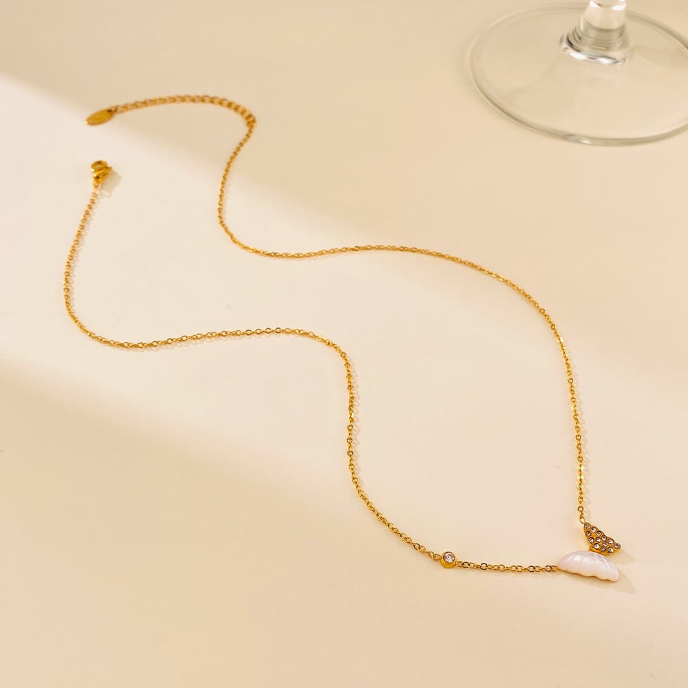 1 pezzo di collana con ciondolo a forma di farfalla in acciaio inossidabile color oro da donna h5Immagine3