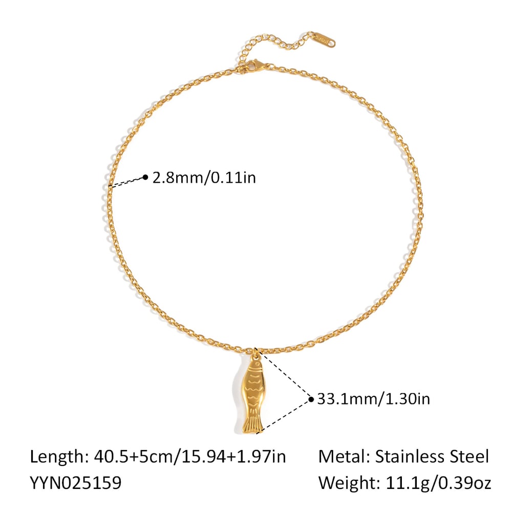 Ohrstecker in Fischform aus Edelstahl in Goldfarbe