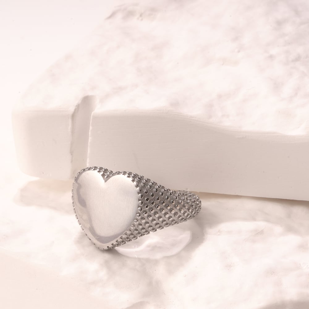 1 Stück Statement-Ringe aus Edelstahl der Romantic Series mit täglichem Herz in Goldfarbe h5Bild4