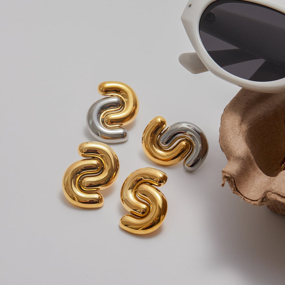 1 Pair Classic S Letter Stainless Steel Gold Color Women's Stud Earrings h5Picture6