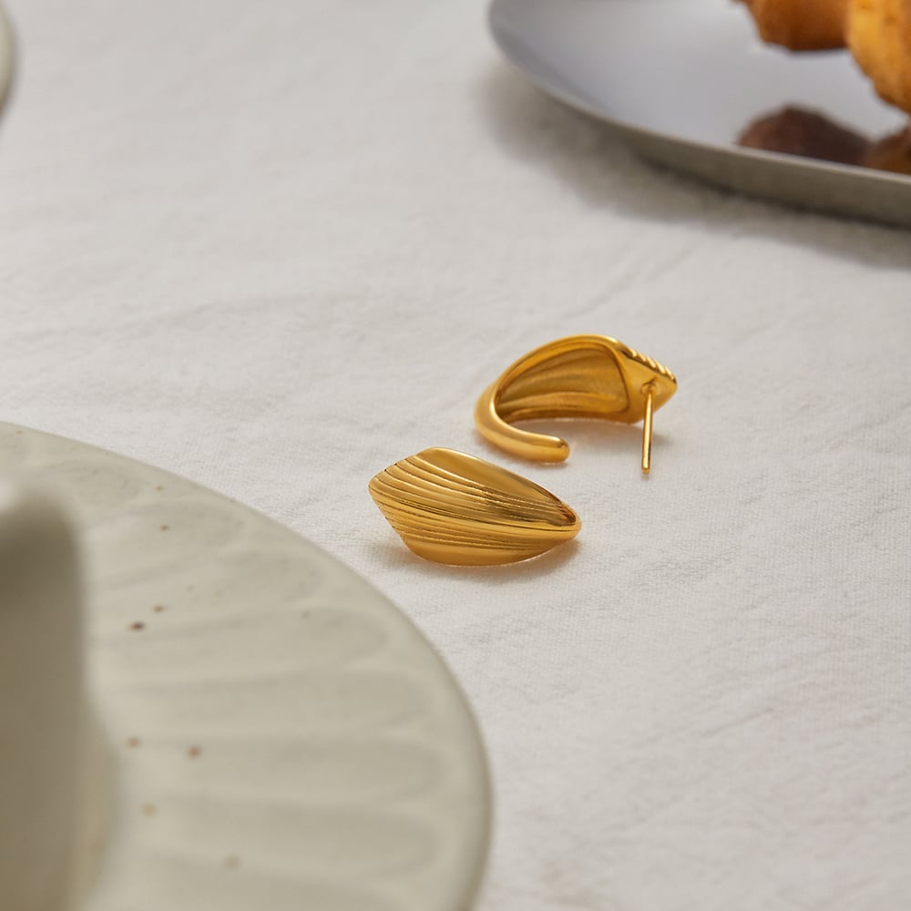 1 Pair Elegant Shell Stainless Steel Gold Color Women's Stud Earrings Picture6