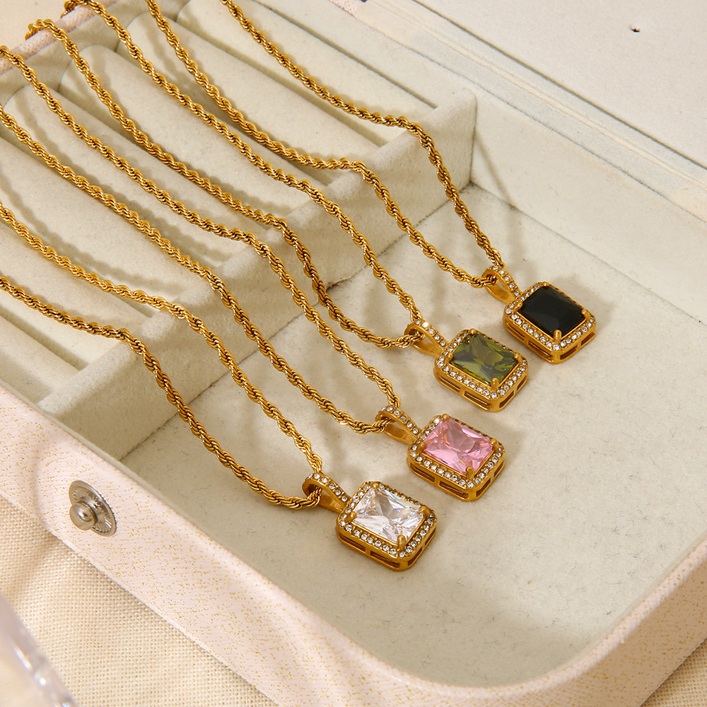 Luxurious Series Classic Geometric Stainless Steel   Gold Color  Zircon Necklaces Picture2
