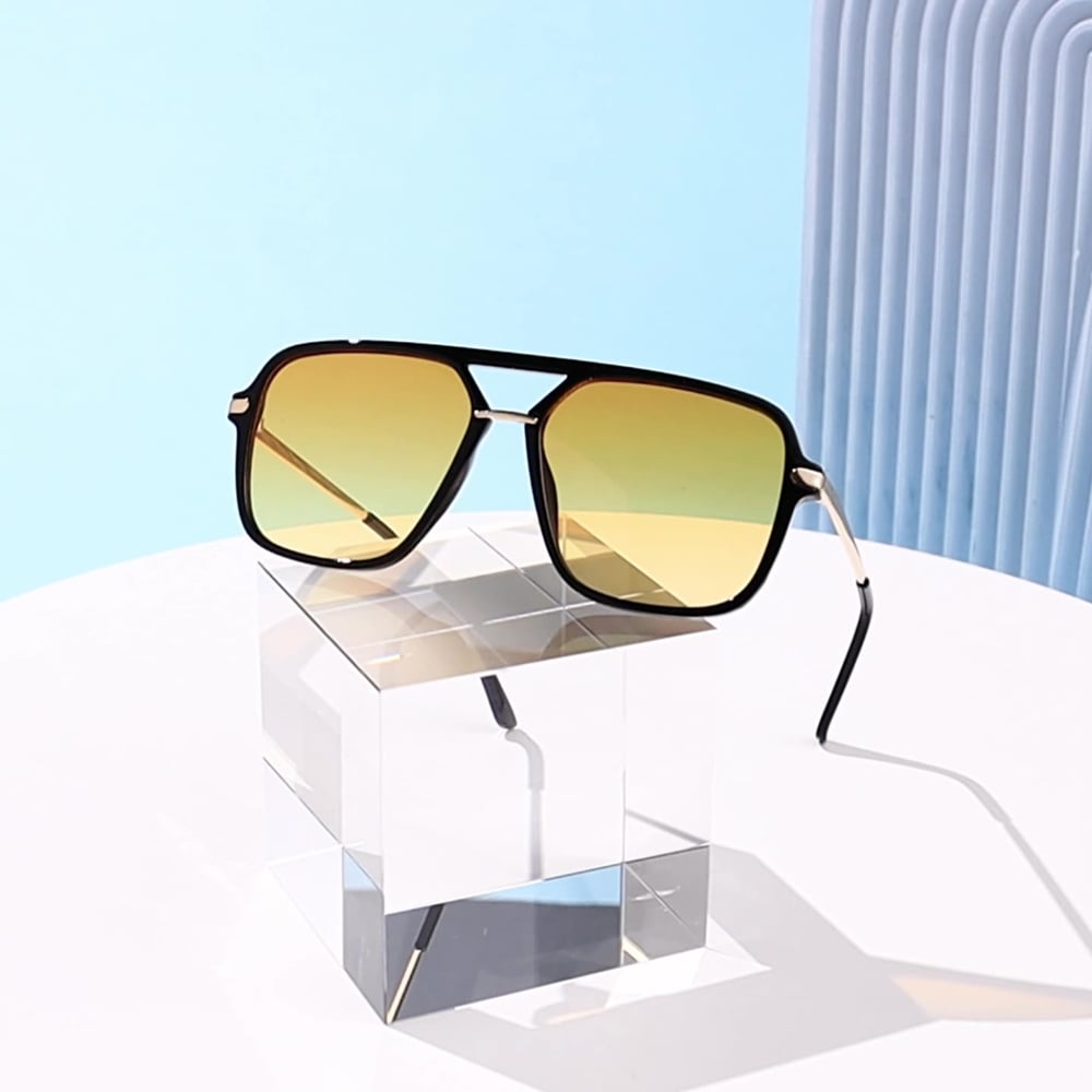 1 Pair of Fashionable Casual Leopard-print Women's Sunglasses Picture3