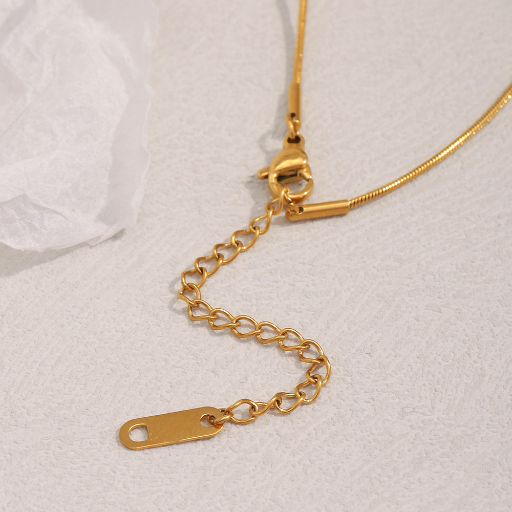 Solid-color Cute Bear Pendant  Women’Necklace h5Picture3