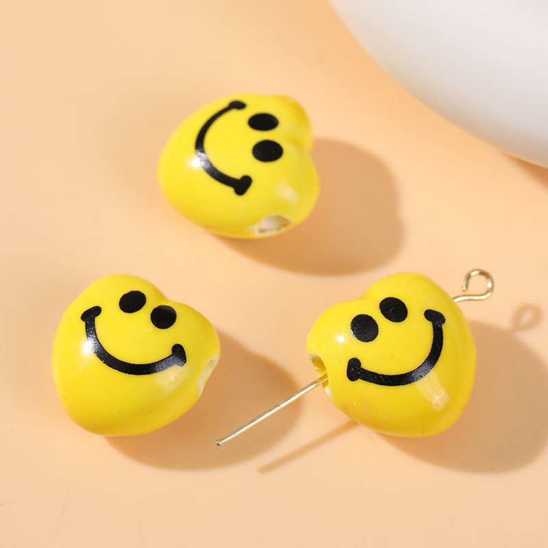 1 Stück einfache Serie süße lächelnde Gesicht Keramik Schmuck Perlen
