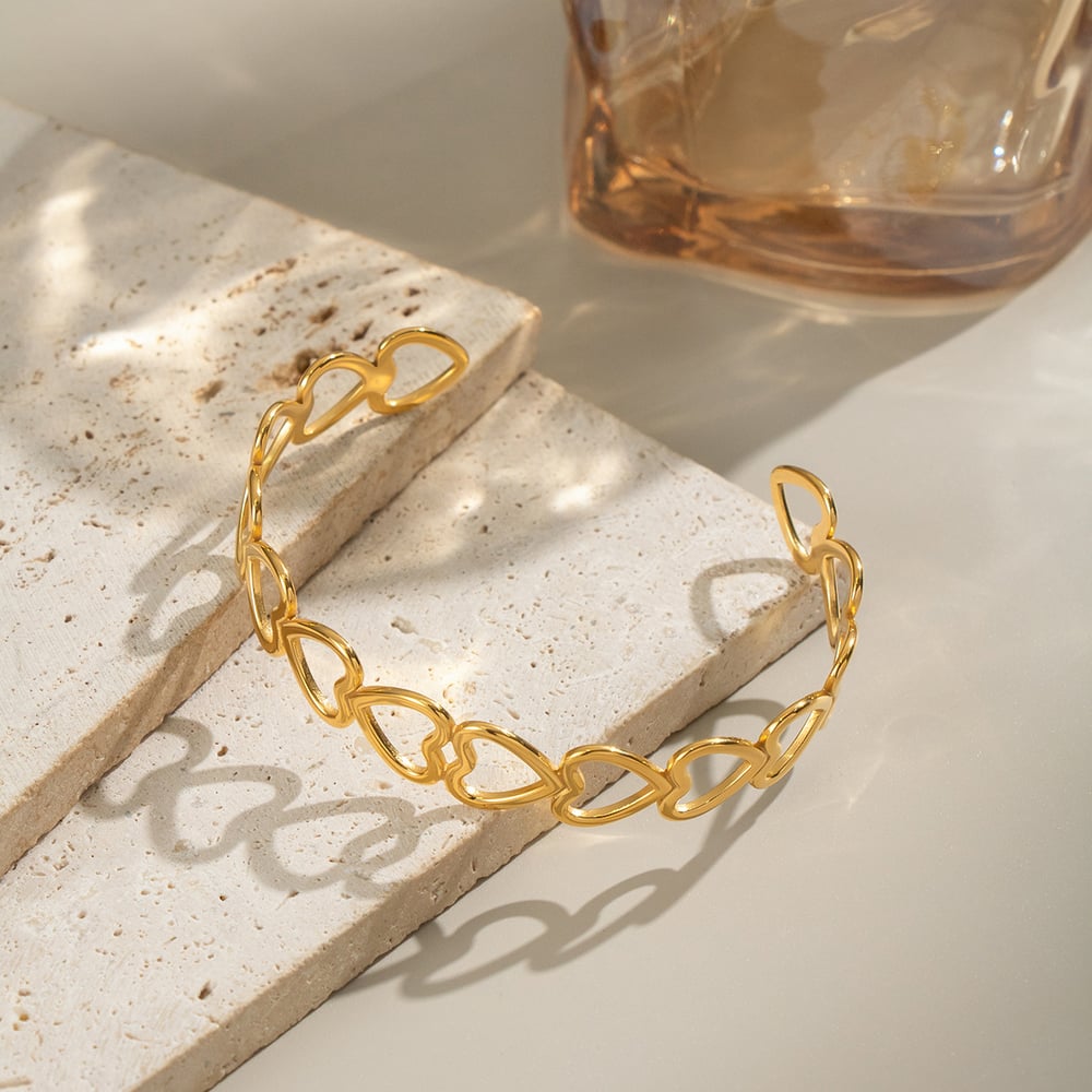 1 Piece Classic Heart Stainless Steel Gold Color Cuff Bracelet Picture3