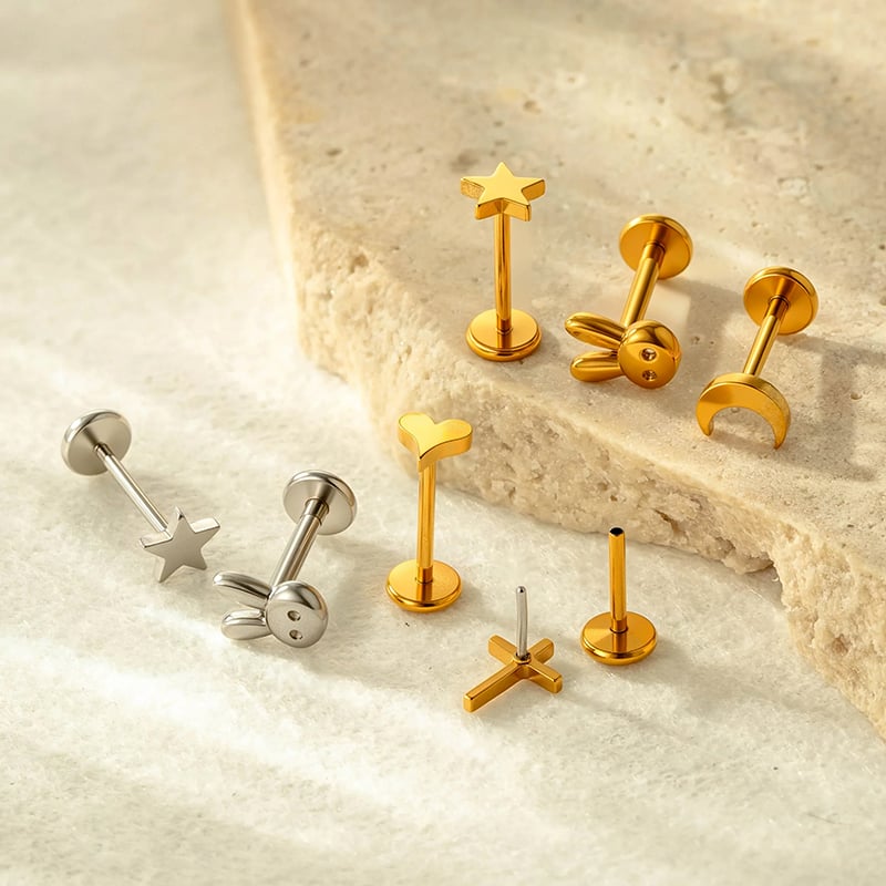 1 pieza de pendientes de piercing de corazón de acero inoxidable color dorado para mujer Imagen3