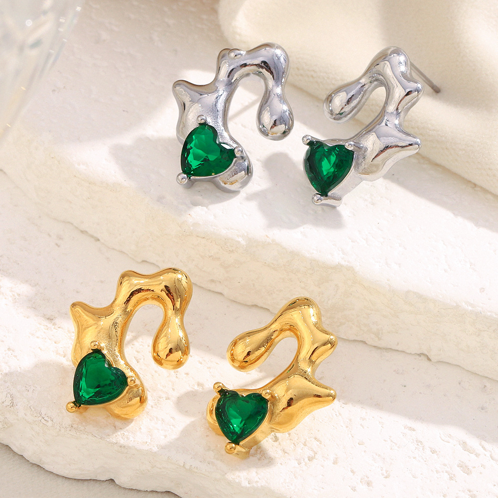 1 Pair Luxurious Series Heart Shape Stainless Steel Gold Color Women's Stud Earrings h5Picture2