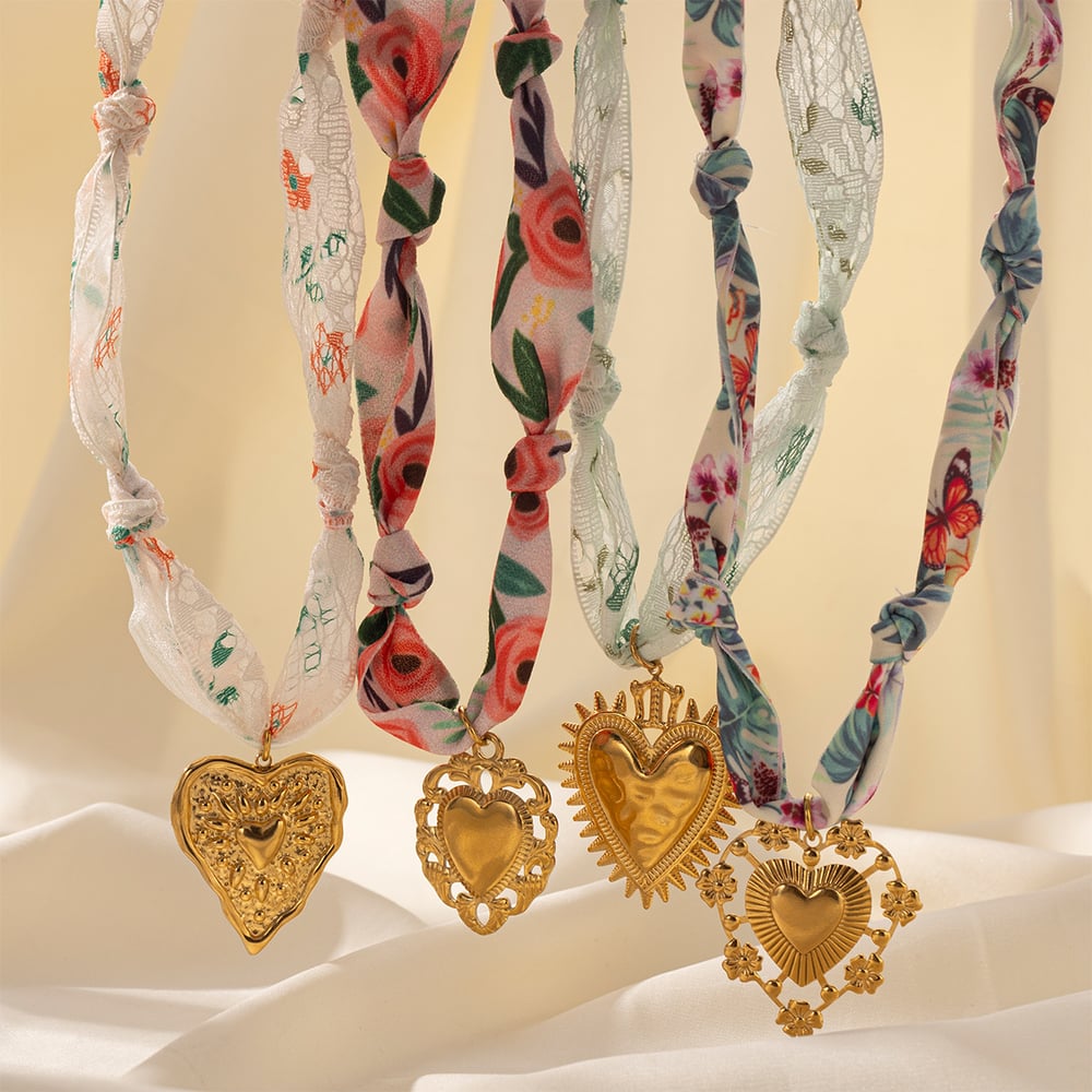 1 Piece Romantic Series Retro Heart Stainless Steel Gold Color  Long Necklace Picture3