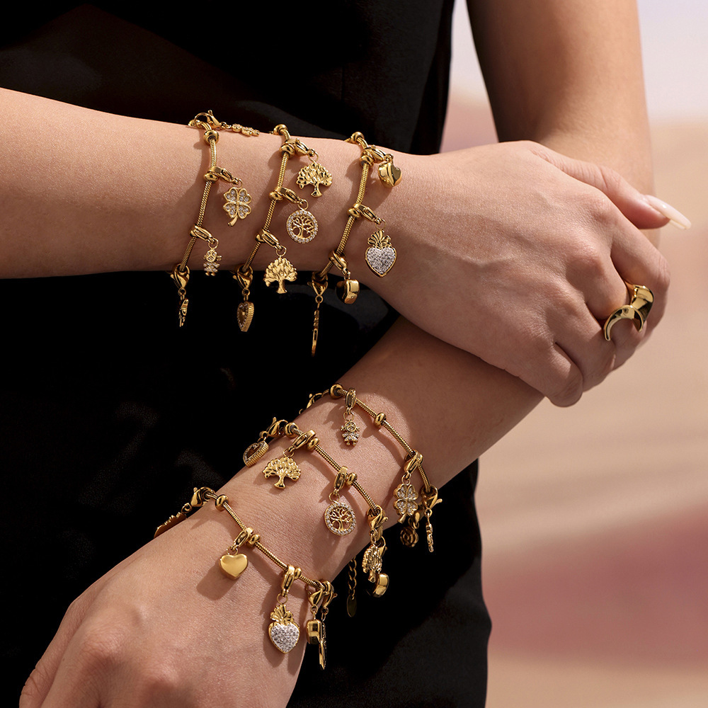 1 Stück einfaches Herz Edelstahl Goldfarben Damen Charm Armbänder Bild2