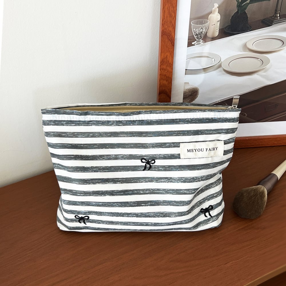 1 Piece Simple Series Casual Strip Polyester Women's Makeup Bags 