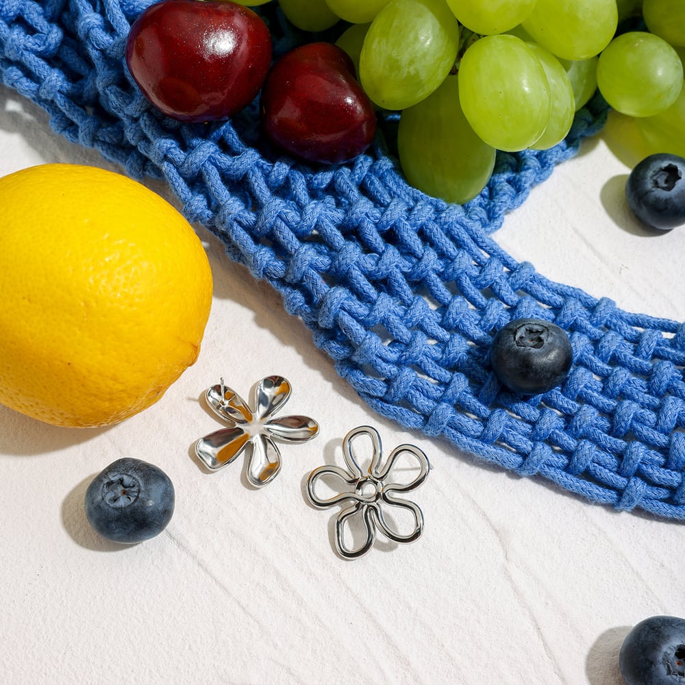 1 Pair Classic Flower Stainless Steel Gold Color Women's Stud Earrings h5Picture6