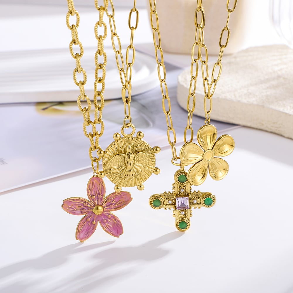 1 Piece Romantic Flower Stainless Steel Gold Color Women's Pendant Necklaces Picture4