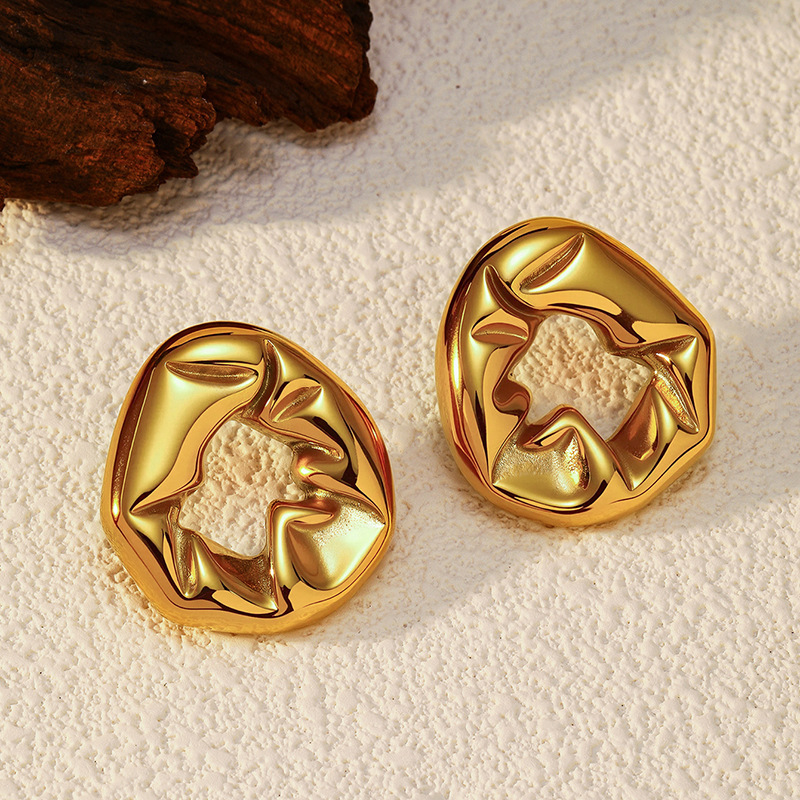 1 Pair Classic Hammer Pattern Stainless Steel Gold Color Stud Earrings h5Picture4