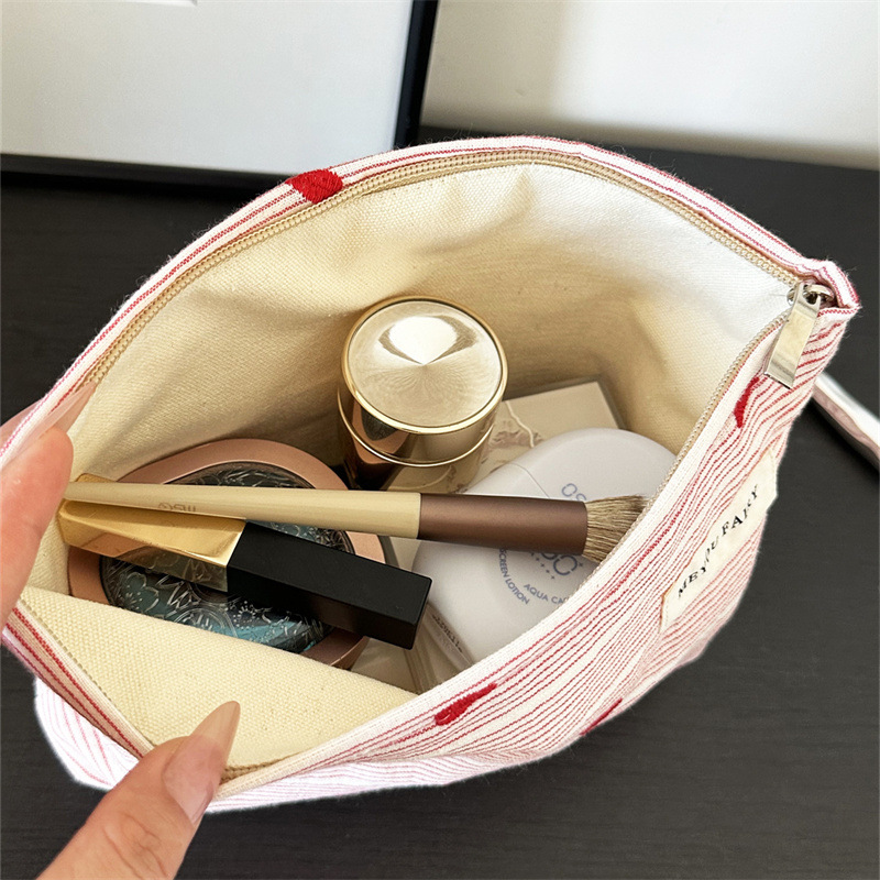 1 Piece Sweet Pink Heart-themed Women's Makeup Bag Picture5