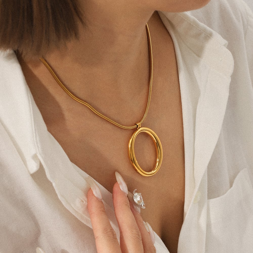 1 collar con colgante de acero inoxidable dorado con forma irregular para mujer Imagen3