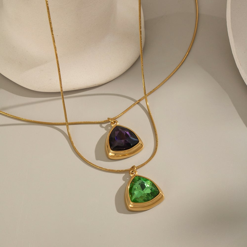 Collier pendentif triangle en acier inoxydable couleur or et zircon, 1 pièce Image4