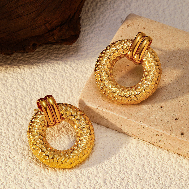 1 Pair Classic Hammer Pattern Stainless Steel Gold Color Stud Earrings h5Picture3