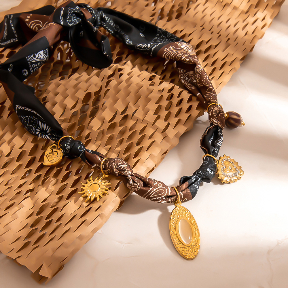 1 Piece Scarf Heart Pendant Necklace Picture3