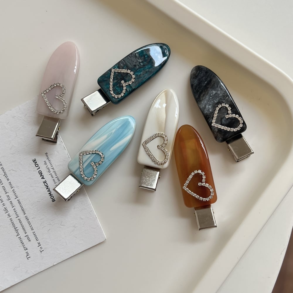 1 Pair Simple Series Elegant Heart Acetate Women's Hair Clips Picture3