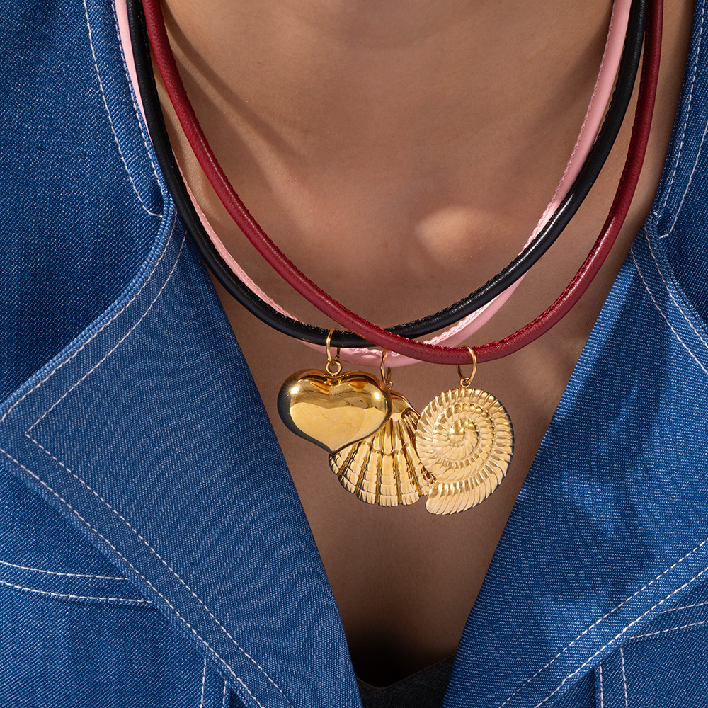 1 Piece Stylish Shell Stainless Steel Gold Color Women's Pendant Necklaces Picture3