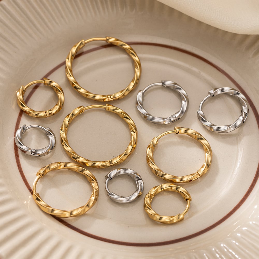 1 paio di orecchini a cerchio in acciaio inossidabile color oro h5Immagine3