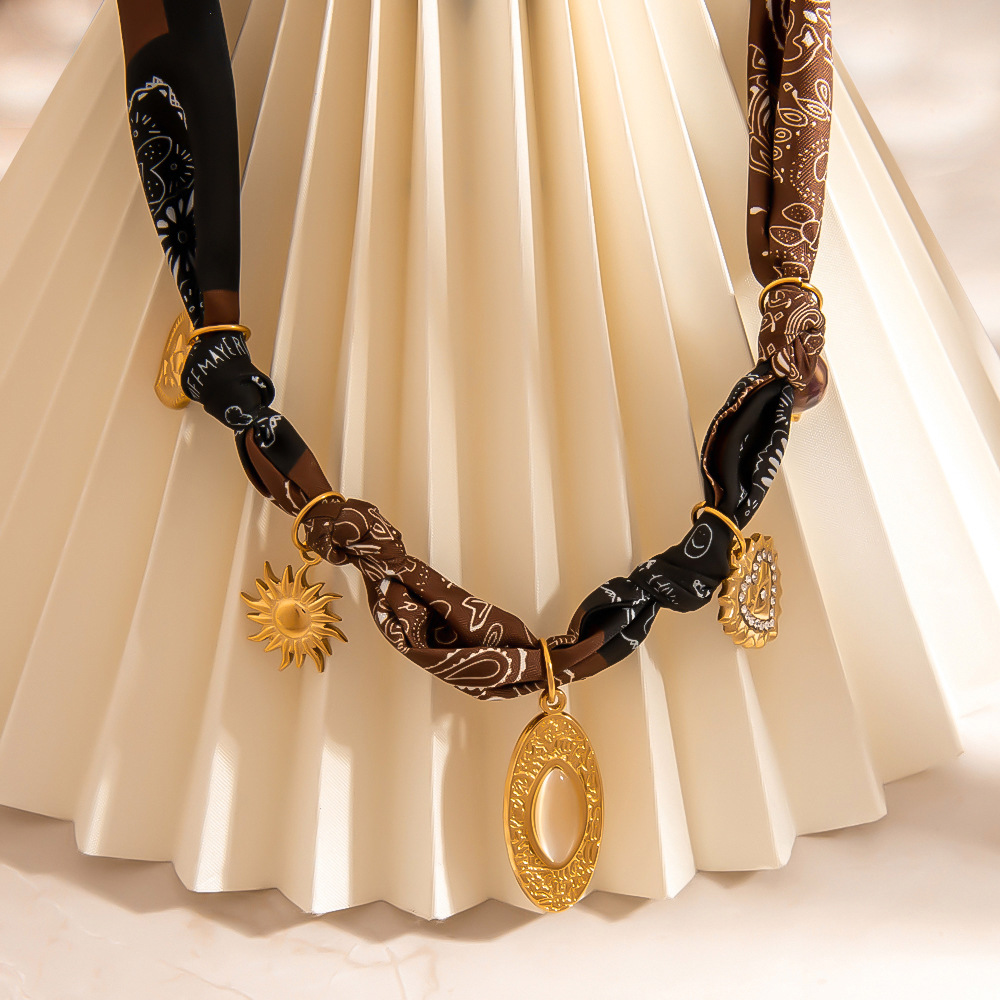 1 Piece Scarf Heart Pendant Necklace Picture4