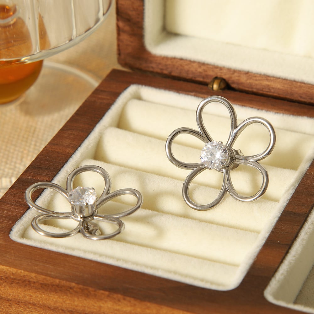 1 Pair Modern Flower Stainless Steel Gold Color Women's Stud Earrings h5Picture5