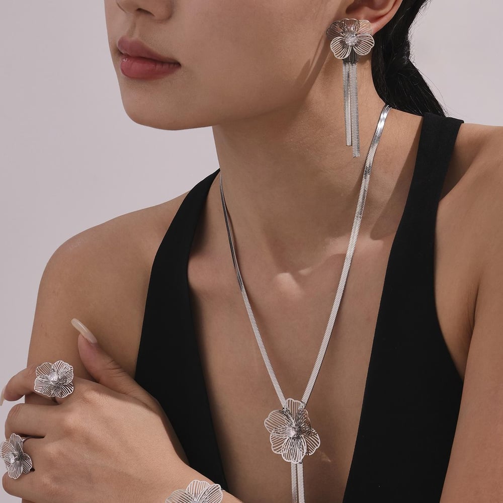 1 Piece Classic Flower Stainless Steel Gold Color Zircon Women's Jewelry Sets Picture2