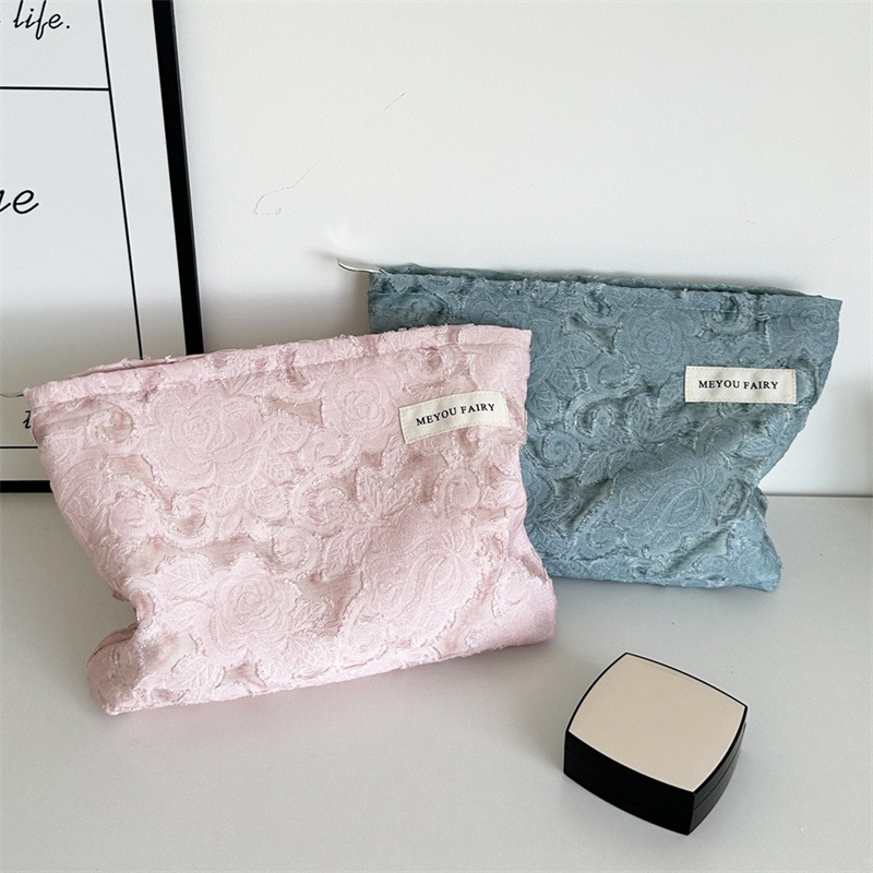 1 Piece Romantic Series Sweet Solid Color Polyester Women's Makeup Bags Picture5