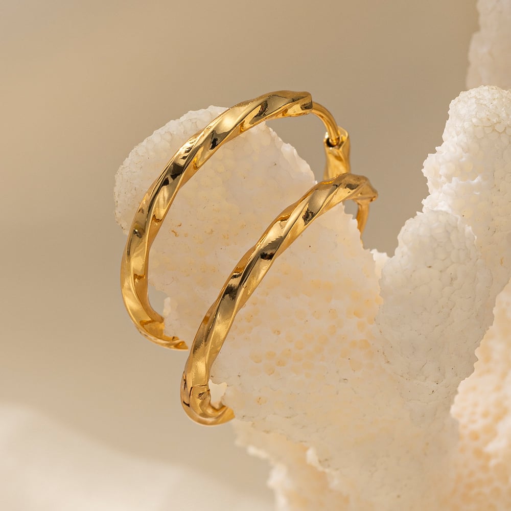 1 paio di orecchini a cerchio in acciaio inossidabile color oro h5Immagine4