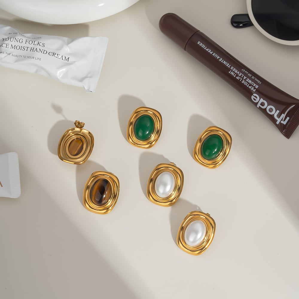 1 Paar klassische rechteckige Ohrstecker aus Edelstahl in Goldfarbe mit Natursteinperlen für Damen h5Bild4