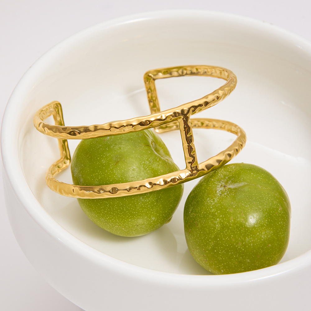 1 Piece Daily Hammered Texture Stainless Steel Gold Color Women's Cuff Bracelets Picture5