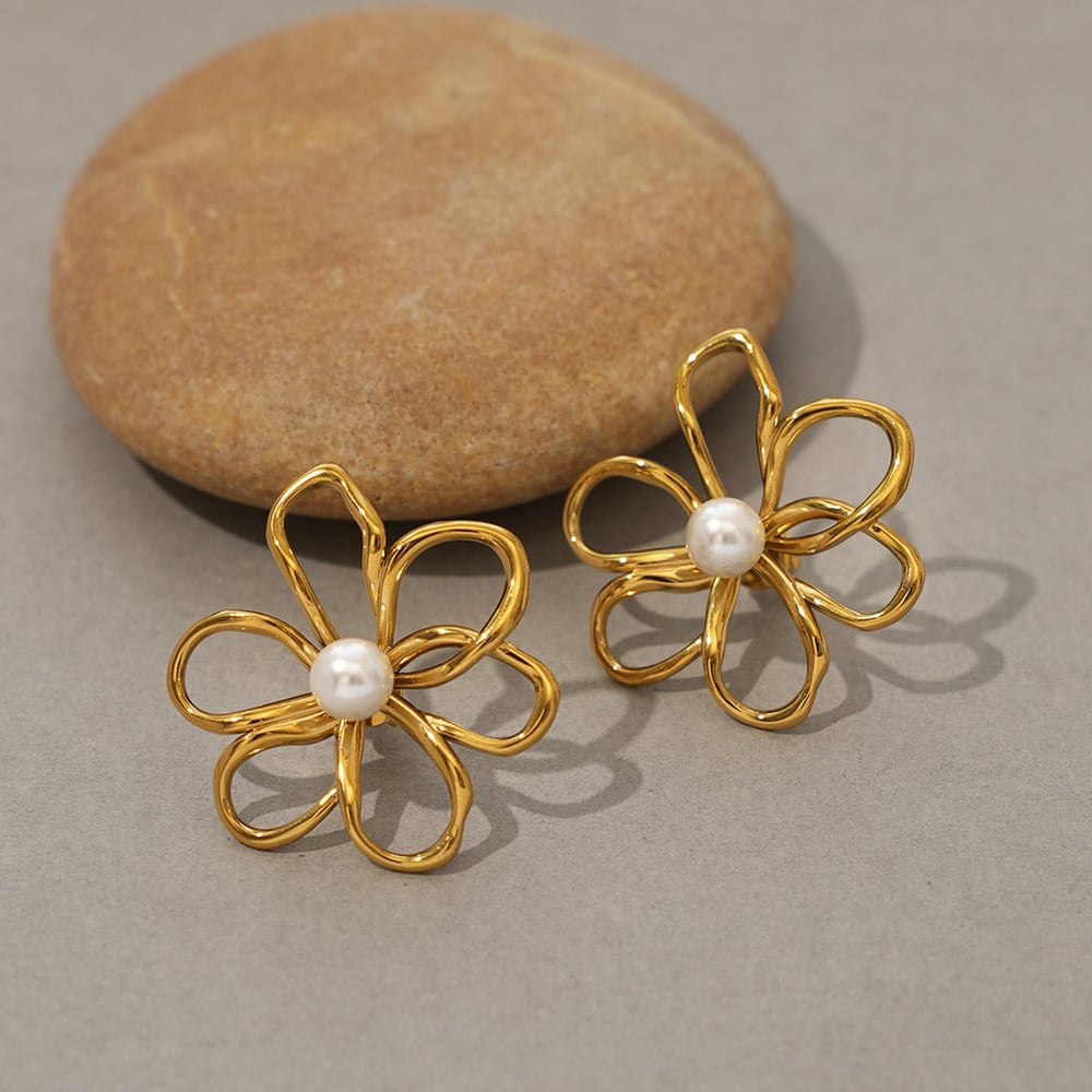 1 Paar Retro-Blumen-Ohrstecker aus Edelstahl in Goldfarbe für Damen h5Bild4