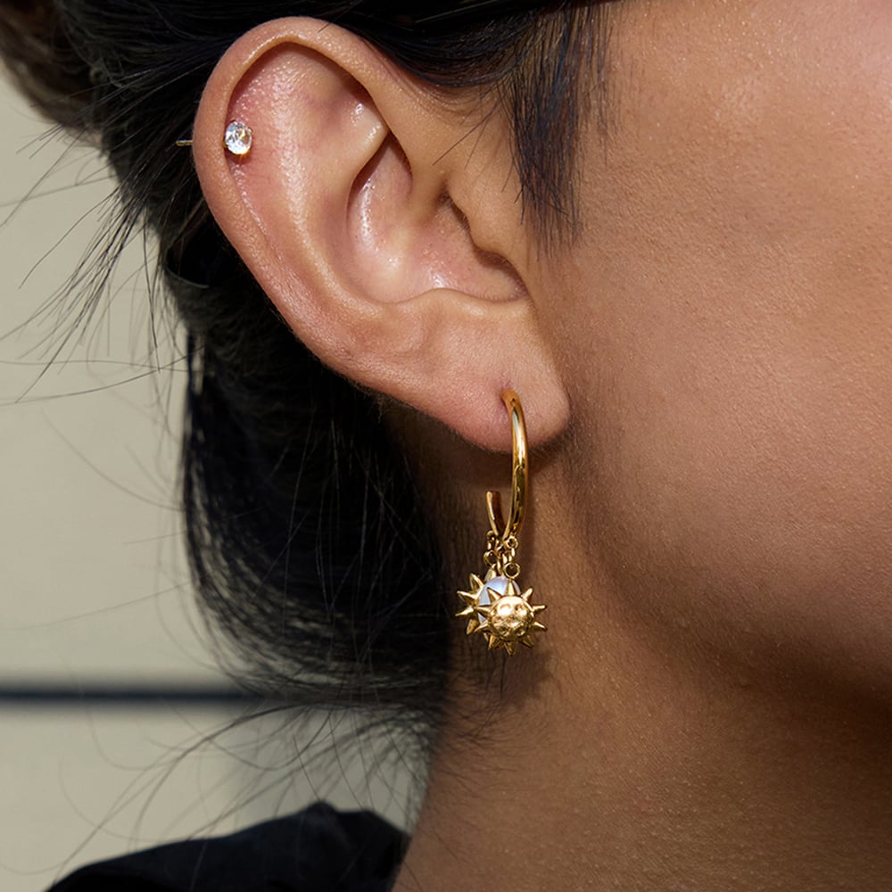 1 Pair Luxurious Sun Stainless Steel Gold Color Pearl Women's Hoop Earrings Picture5