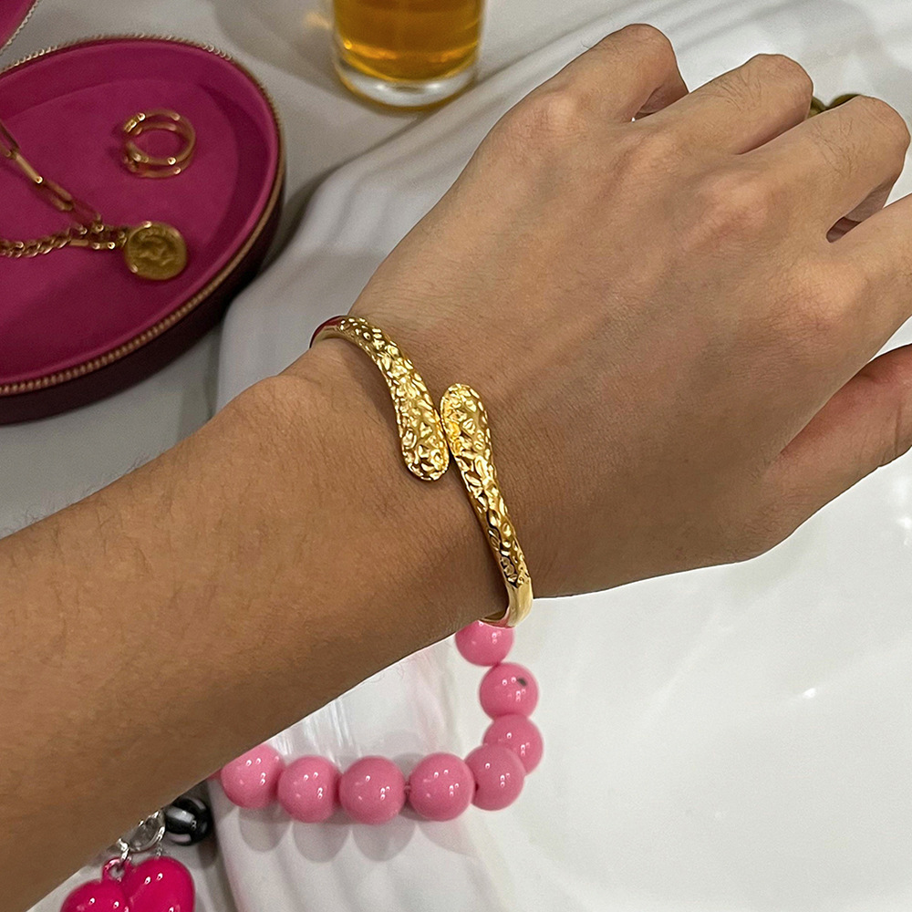 1 Piece Classic Hammer Pattern Stainless Steel Gold Color Women's Bangles h5Picture6