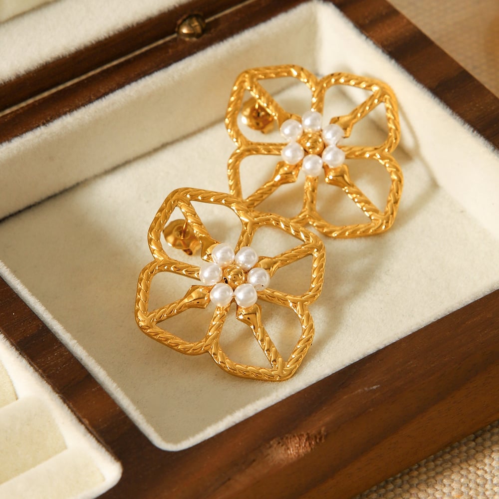 1 Paar Ohrstecker mit Blume aus Edelstahl in Goldfarbe und Perlen für Damen h5Bild4