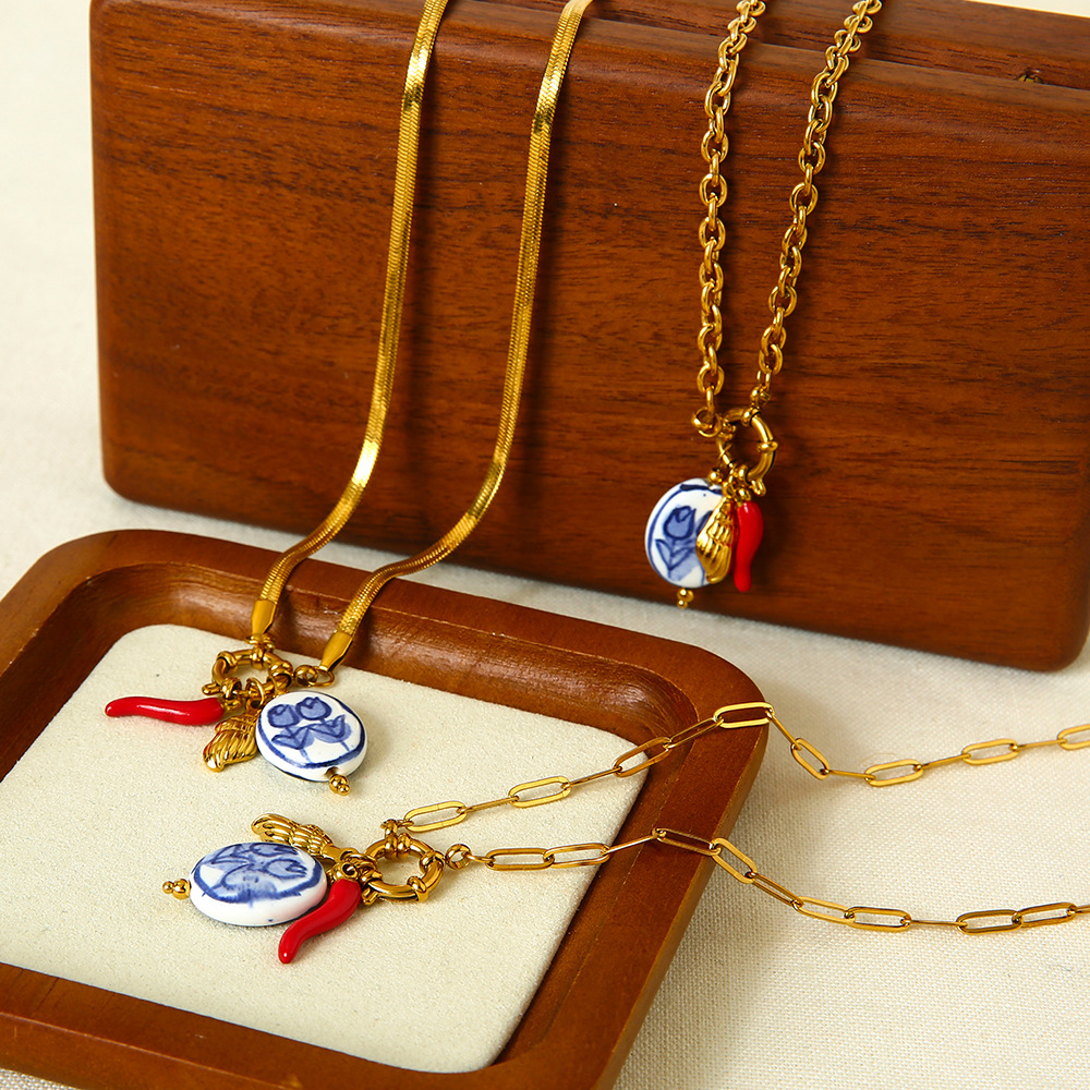 1 Piece Retro Flower Capsicum Stainless Steel Women's Pendant Necklaces h5Picture3