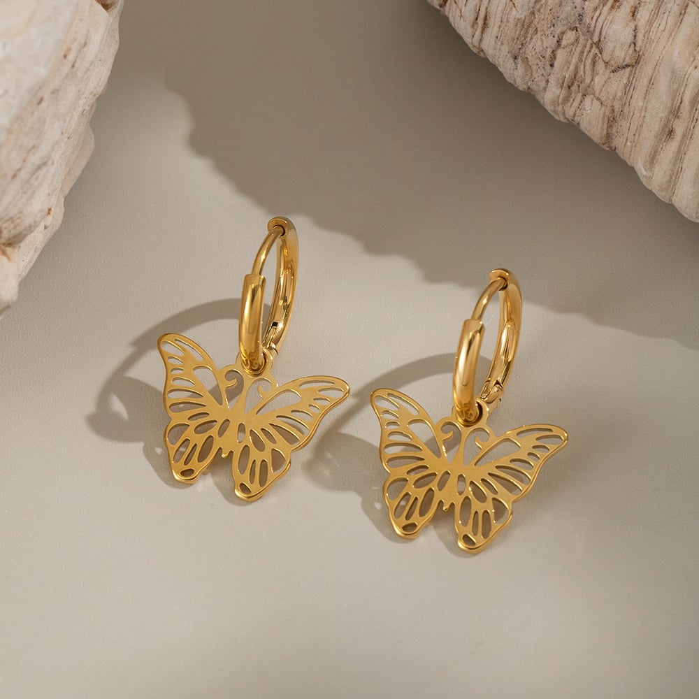 1 Paar romantische Schmetterlings-Ohrringe aus Edelstahl in Goldfarbe für Damen Bild2