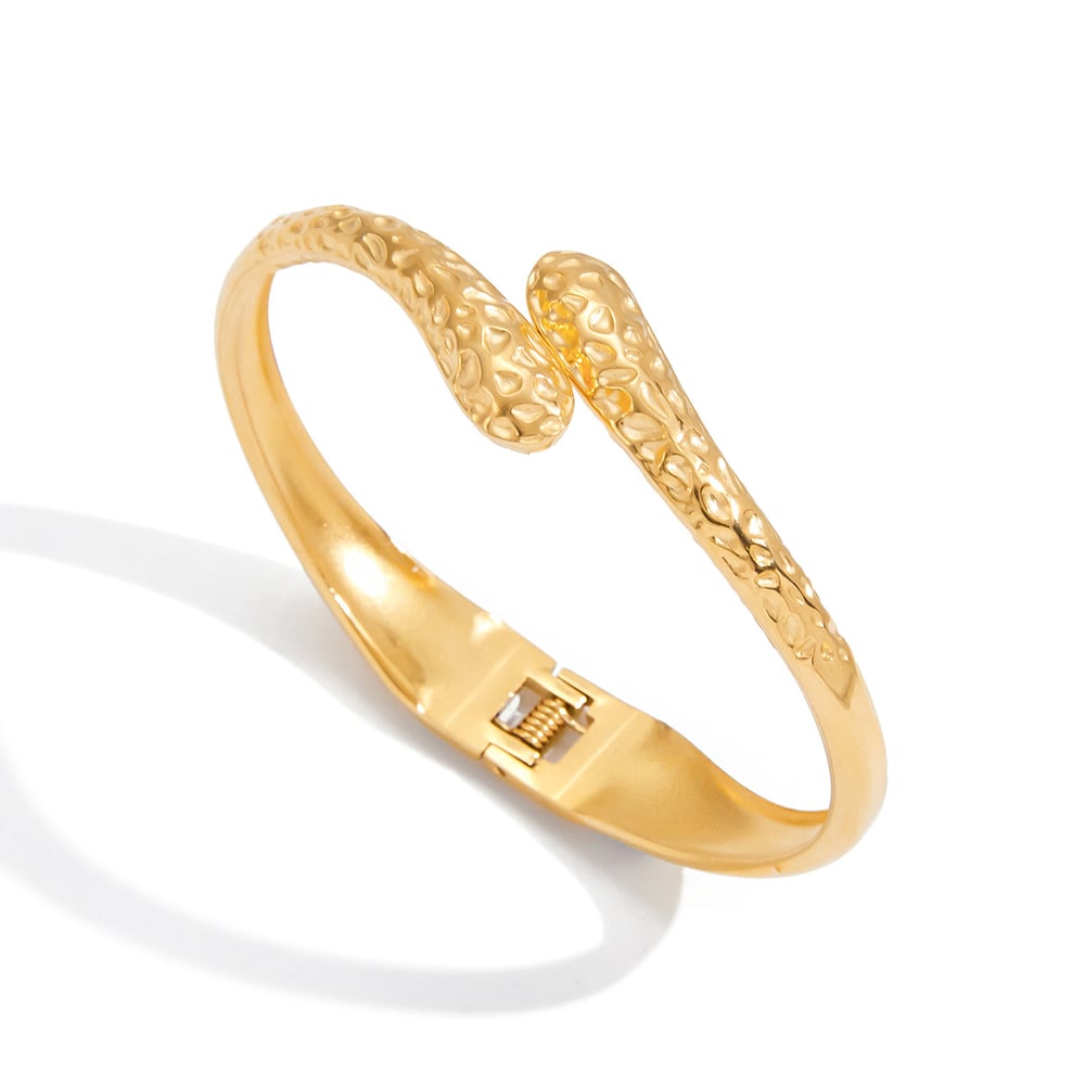 1 Piece Classic Hammer Pattern Stainless Steel Gold Color Women's Bangles