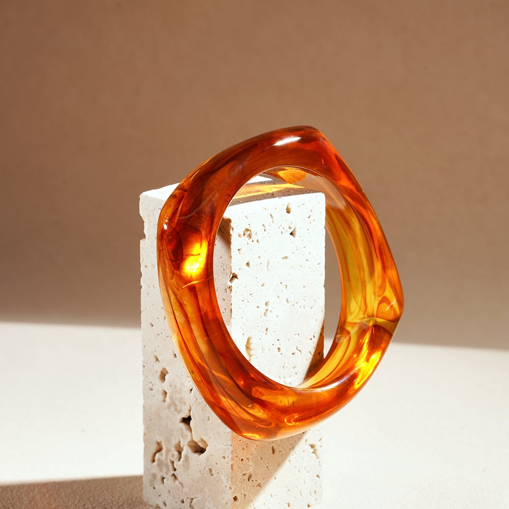 1 Stück einfache, vielseitige, unregelmäßige Acrylarmreifen mit Farbverlauf für Damen h5Bild4